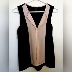 Massimo Two Tone V Neckline Sleeveless Blouse